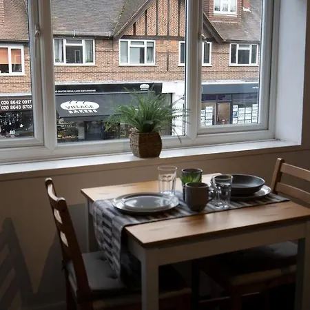 Cheam Village Self Contained Flat & Studio Exterior photo
