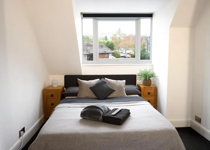 Cheam Village Self Contained Flat & Studio